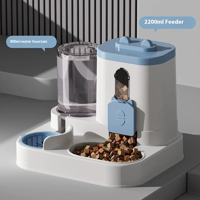 Upgrade your pet's mealtime with our Automatic Cat Feeder & Water Fountain Set! 🐾💧 Perfect for both cats and dogs, made from food-grade plastic with a convenient gravity feed design! 🐱🐶✨